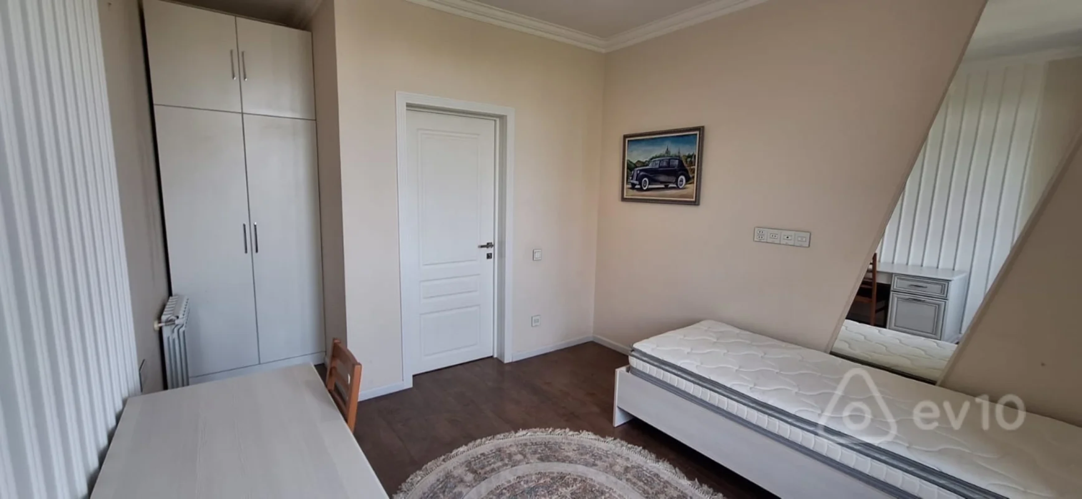 Kirayə verilir 3 otaqlı köhnə tikili 95 m²