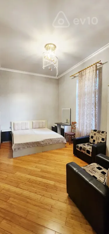 Kirayə verilir 1 otaqlı köhnə tikili 70 m²