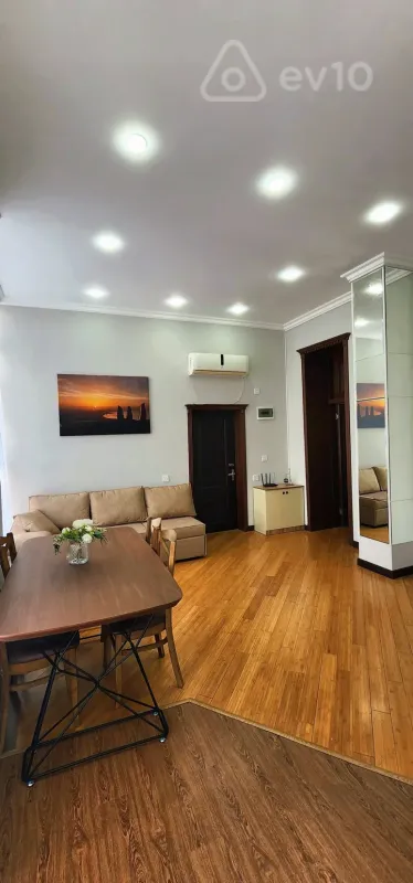 Kirayə verilir 1 otaqlı köhnə tikili 70 m²