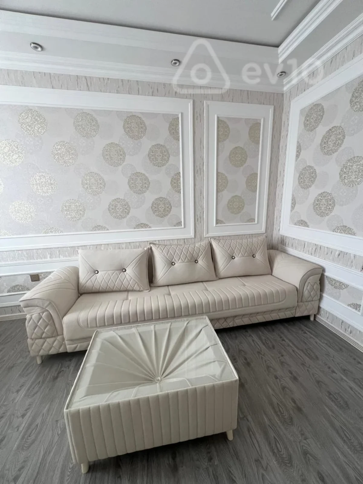 Kirayə verilir 2 otaqlı yeni tikili 80 m²