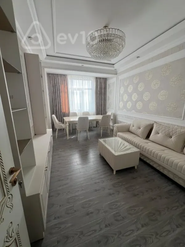 Kirayə verilir 2 otaqlı yeni tikili 80 m²