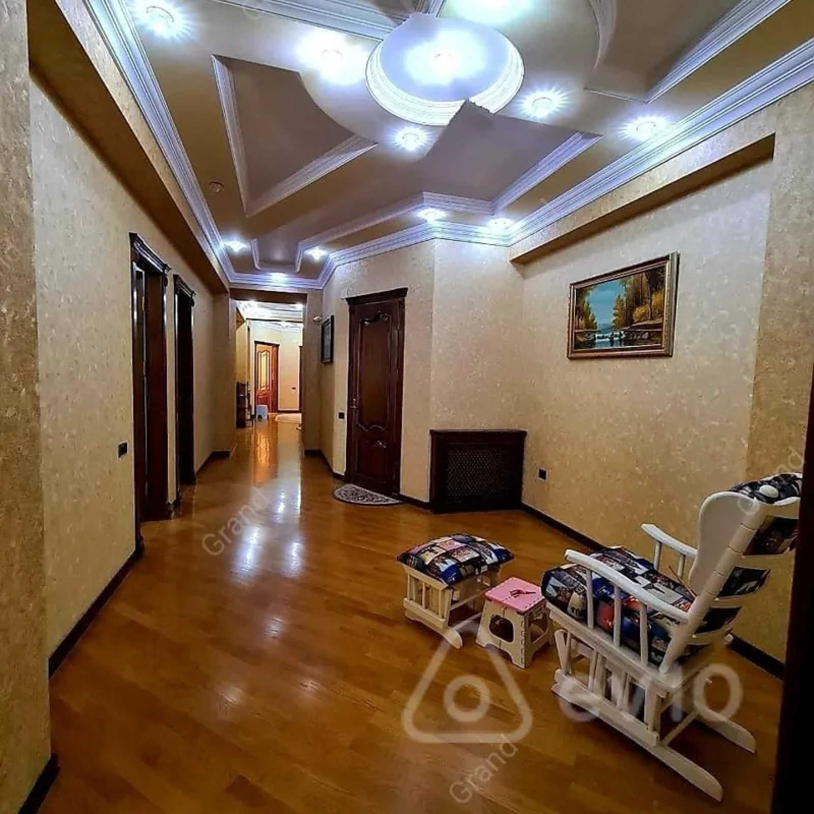 Kirayə verilir 5 otaqlı yeni tikili 240 m²