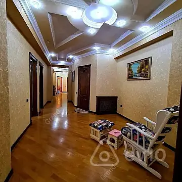 Kirayə verilir 5 otaqlı yeni tikili 240 m²