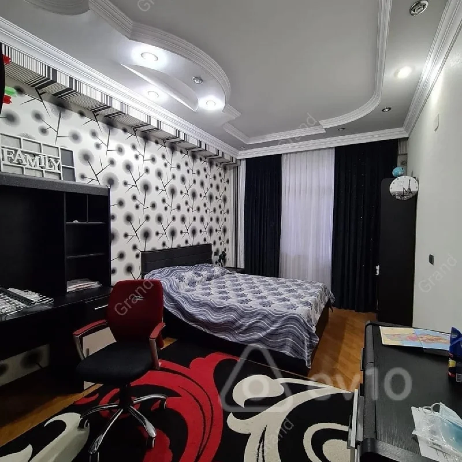 Kirayə verilir 5 otaqlı yeni tikili 240 m²