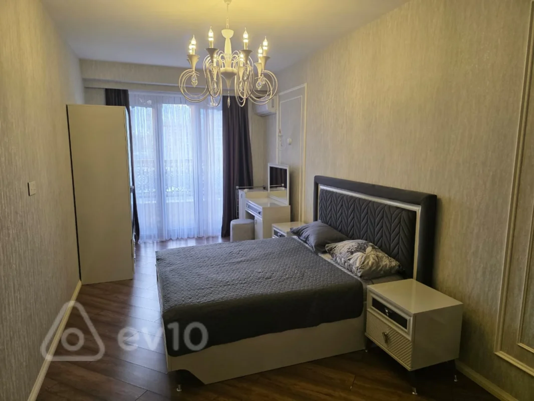 Kirayə verilir 2 otaqlı yeni tikili 80 m²