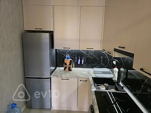 Kirayə verilir 2 otaqlı yeni tikili 80 m²