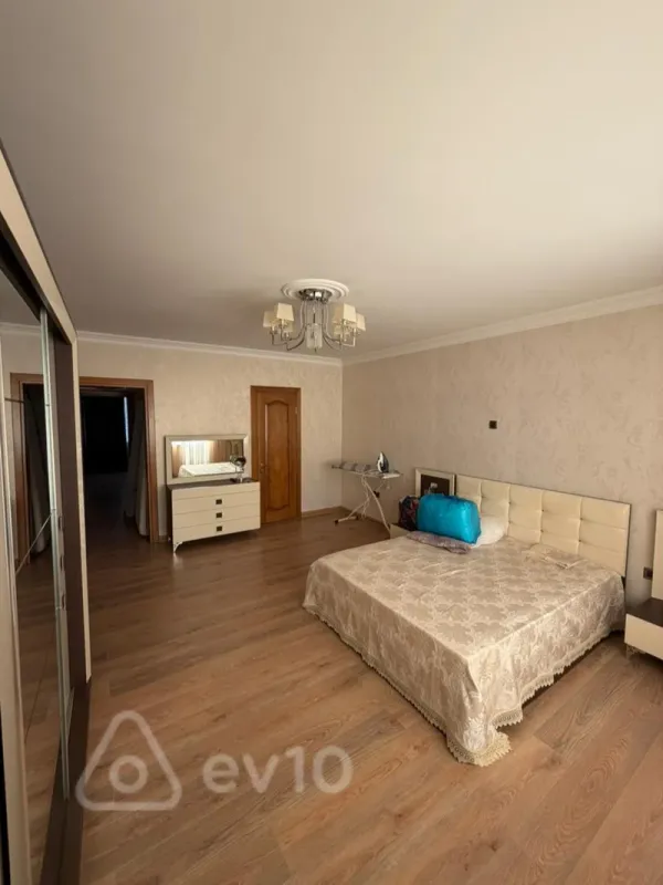 Kirayə verilir 3 otaqlı yeni tikili 125 m²