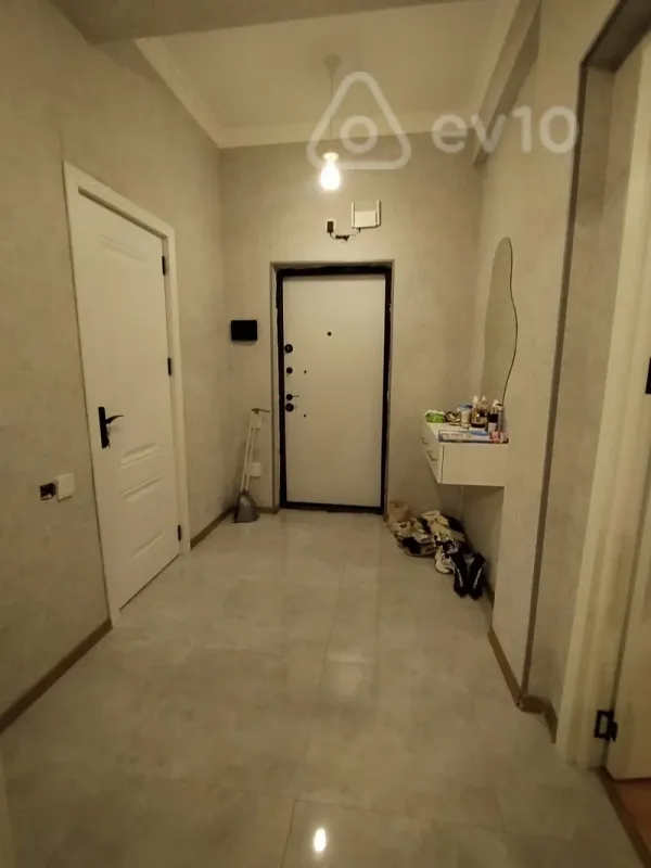 Kirayə verilir 2 otaqlı yeni tikili 65 m²