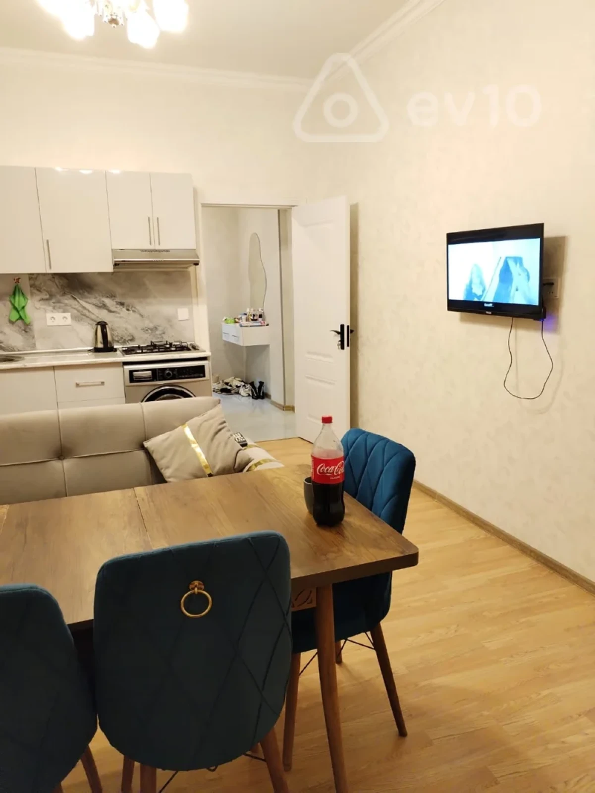 Kirayə verilir 2 otaqlı yeni tikili 65 m²
