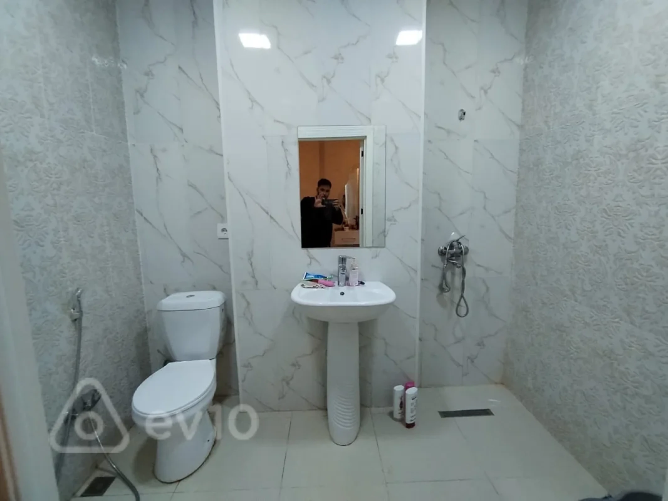 Kirayə verilir 2 otaqlı yeni tikili 65 m²