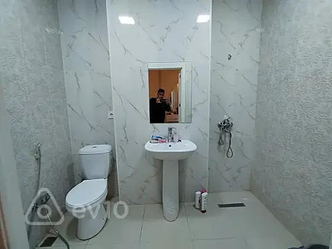 Kirayə verilir 2 otaqlı yeni tikili 65 m²