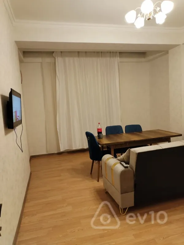 Kirayə verilir 2 otaqlı yeni tikili 65 m²