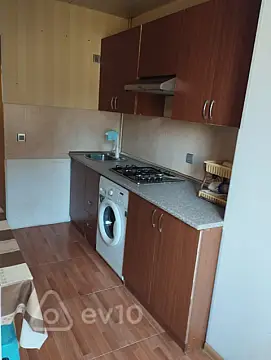Kirayə verilir 3 otaqlı köhnə tikili 70 m²