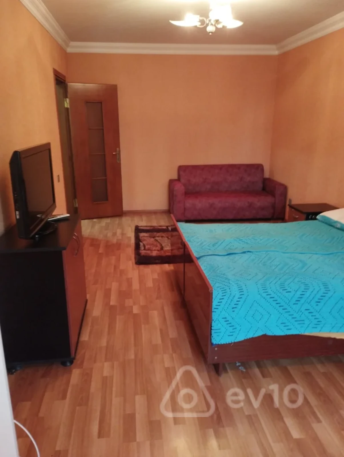 Kirayə verilir 3 otaqlı köhnə tikili 70 m²