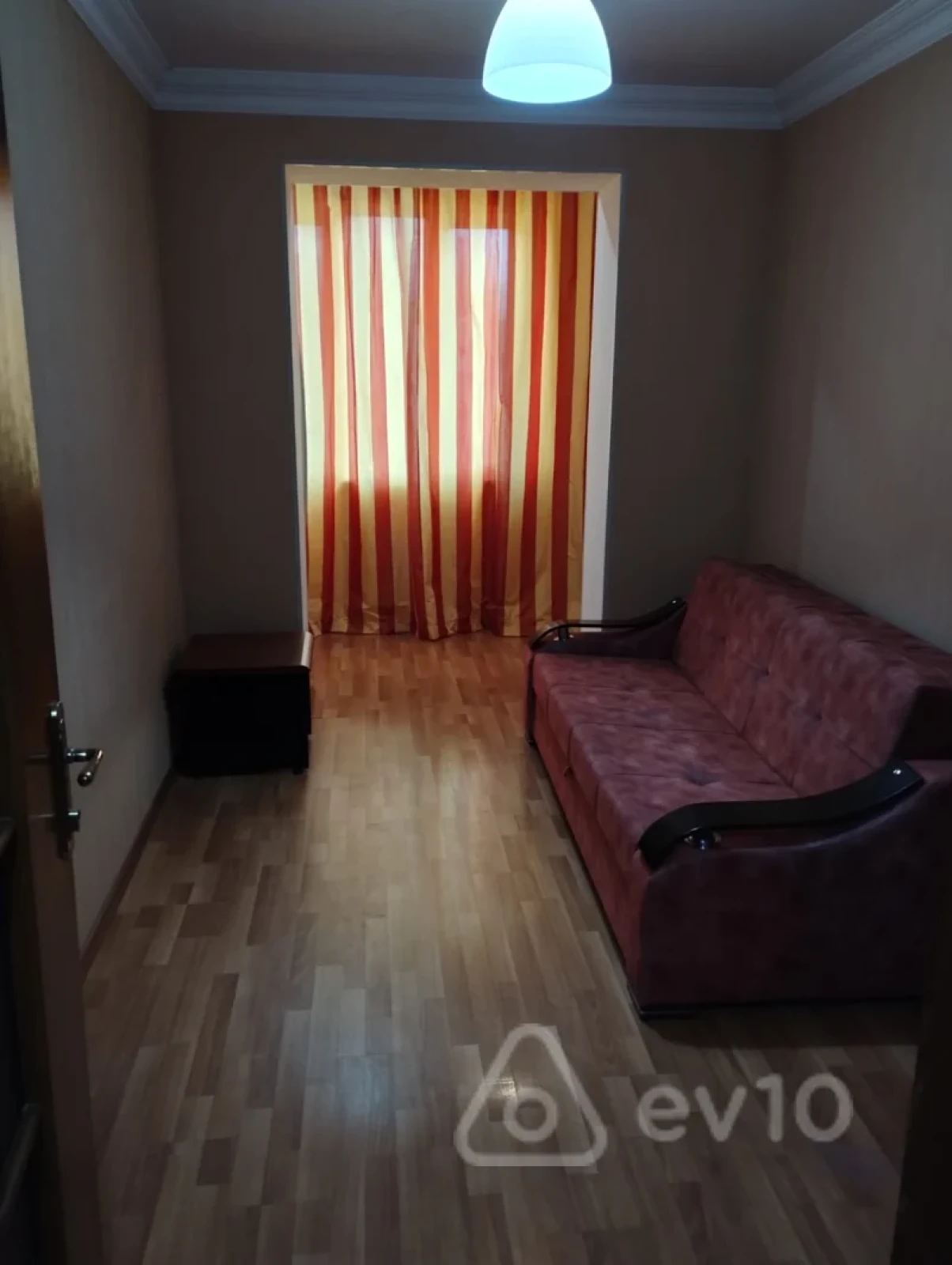 Kirayə verilir 3 otaqlı köhnə tikili 70 m²