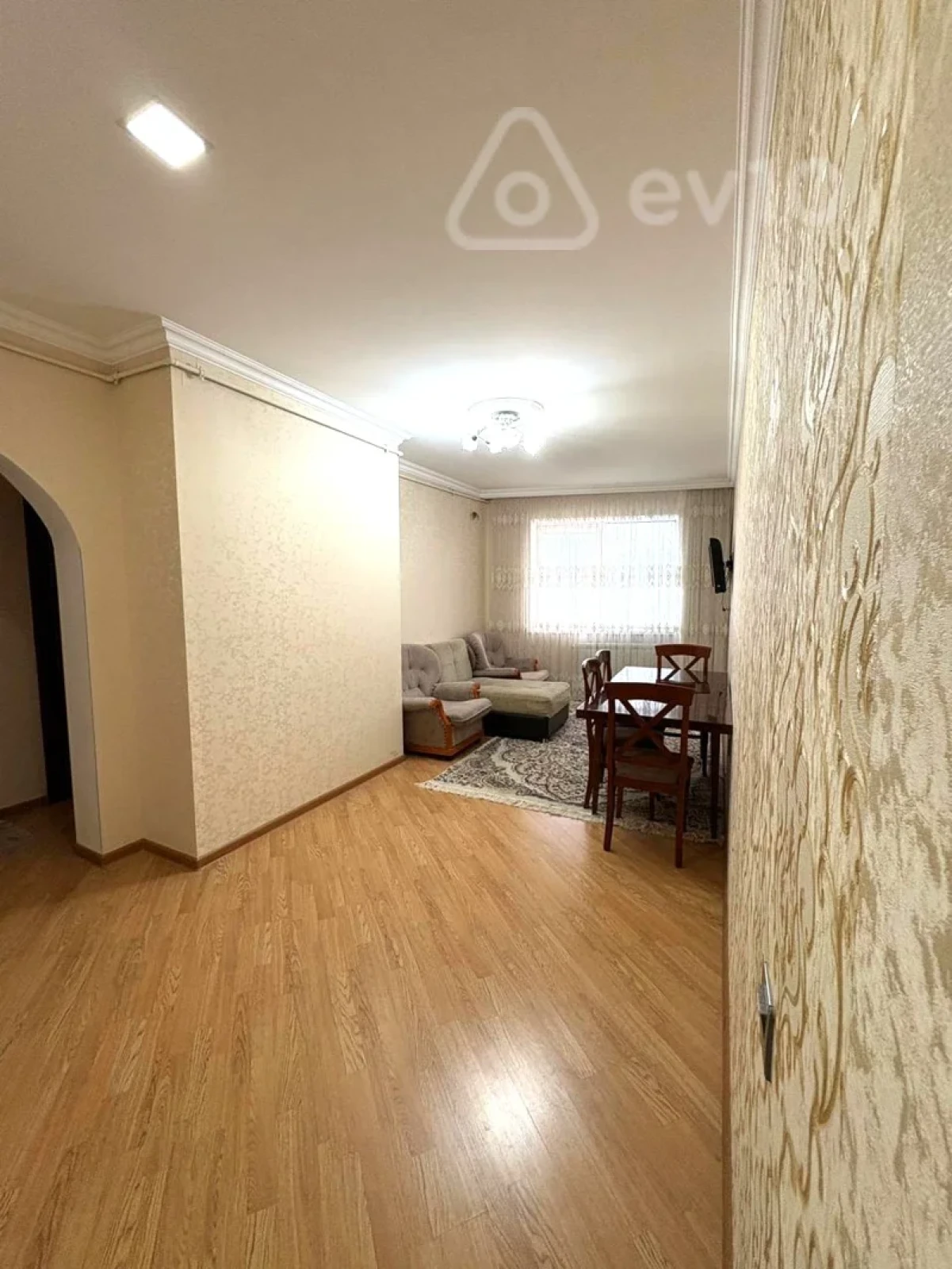 Kirayə verilir 2 otaqlı yeni tikili 69 m²