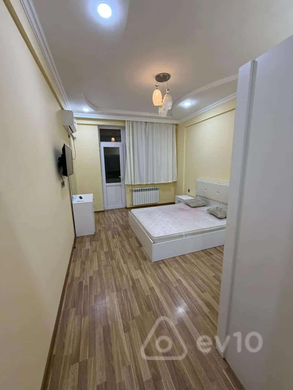 Kirayə verilir 3 otaqlı yeni tikili 105 m²