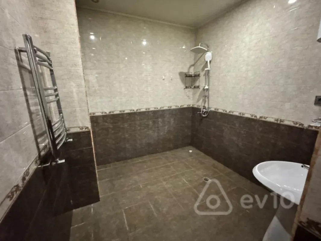 Kirayə verilir 3 otaqlı yeni tikili 105 m²