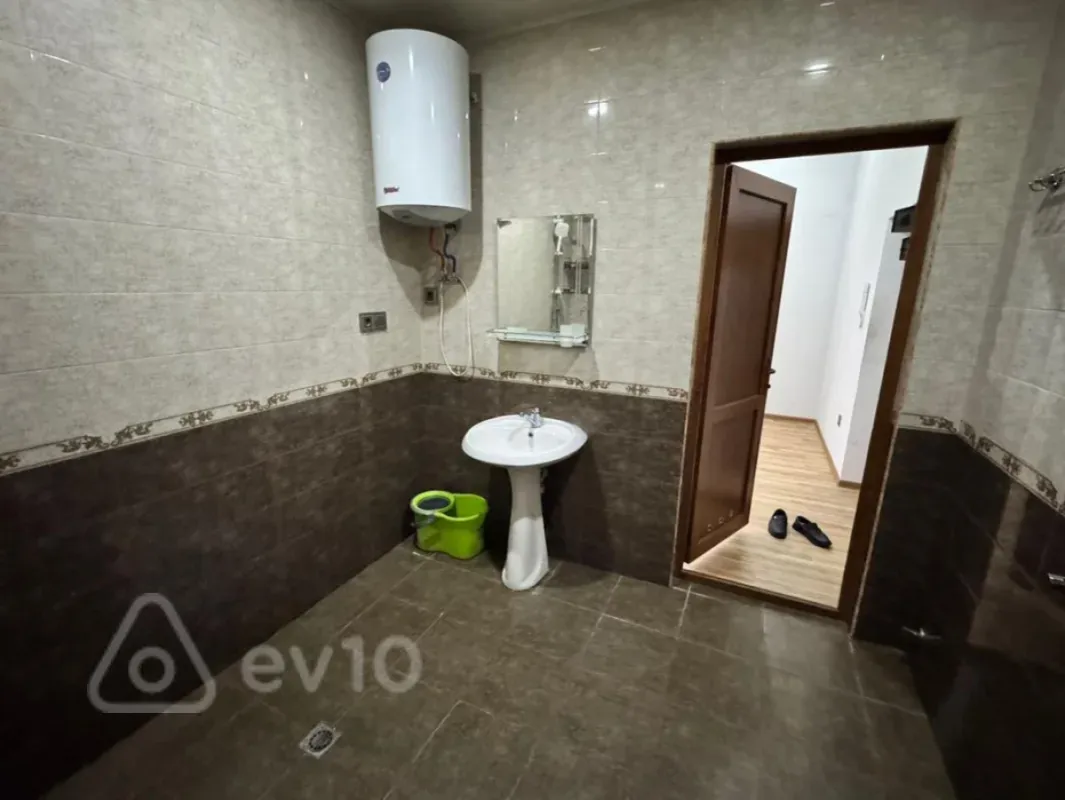 Kirayə verilir 3 otaqlı yeni tikili 105 m²