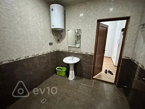 Kirayə verilir 3 otaqlı yeni tikili 105 m²