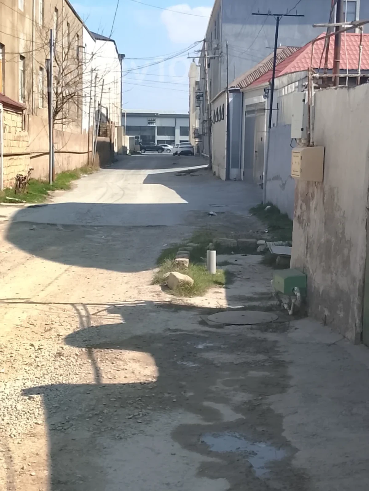 Satılır 8 otaqlı köhnə tikili 300 m²