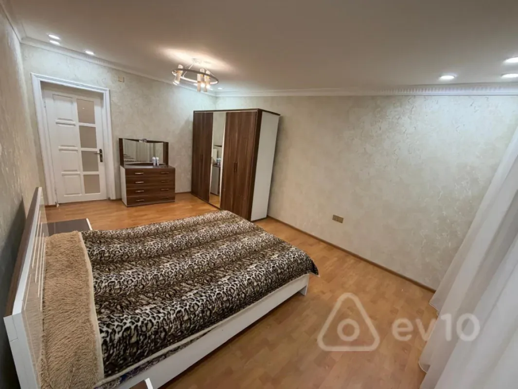 Satılır 4 otaqlı yeni tikili 151 m²