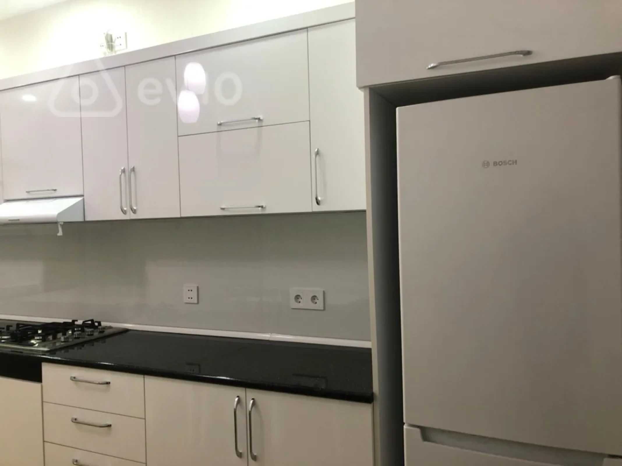 Kirayə verilir 2 otaqlı yeni tikili 80 m²