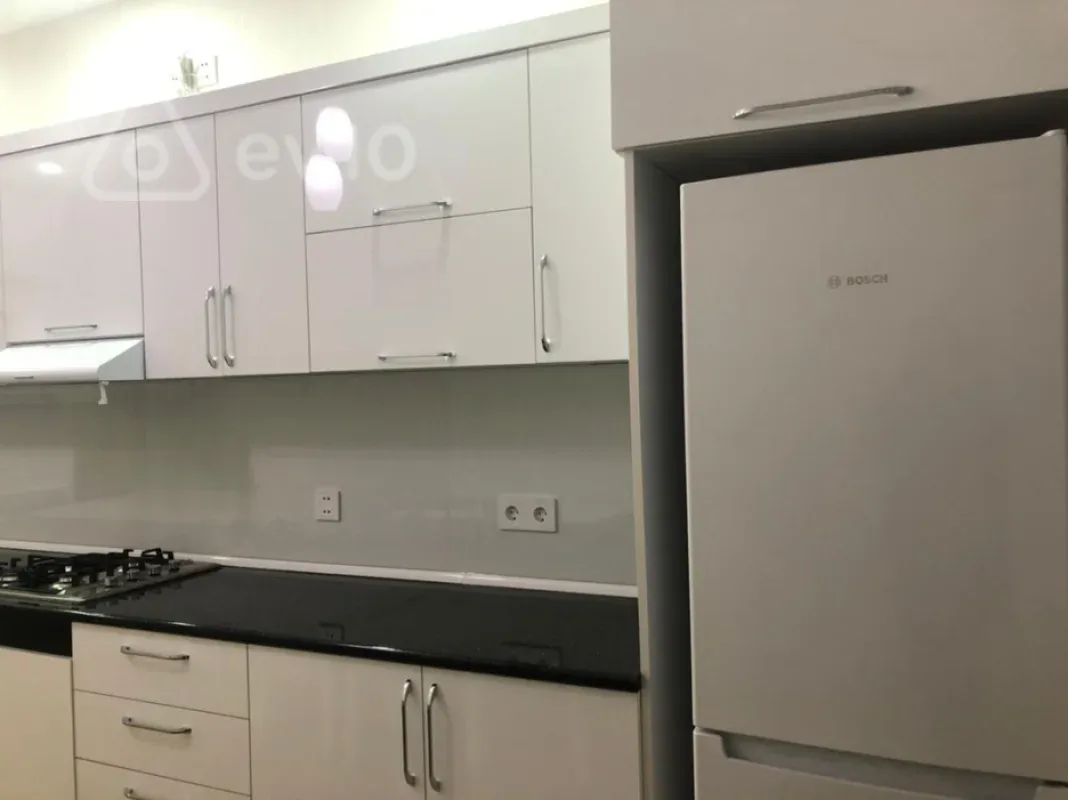 Kirayə verilir 2 otaqlı yeni tikili 80 m²