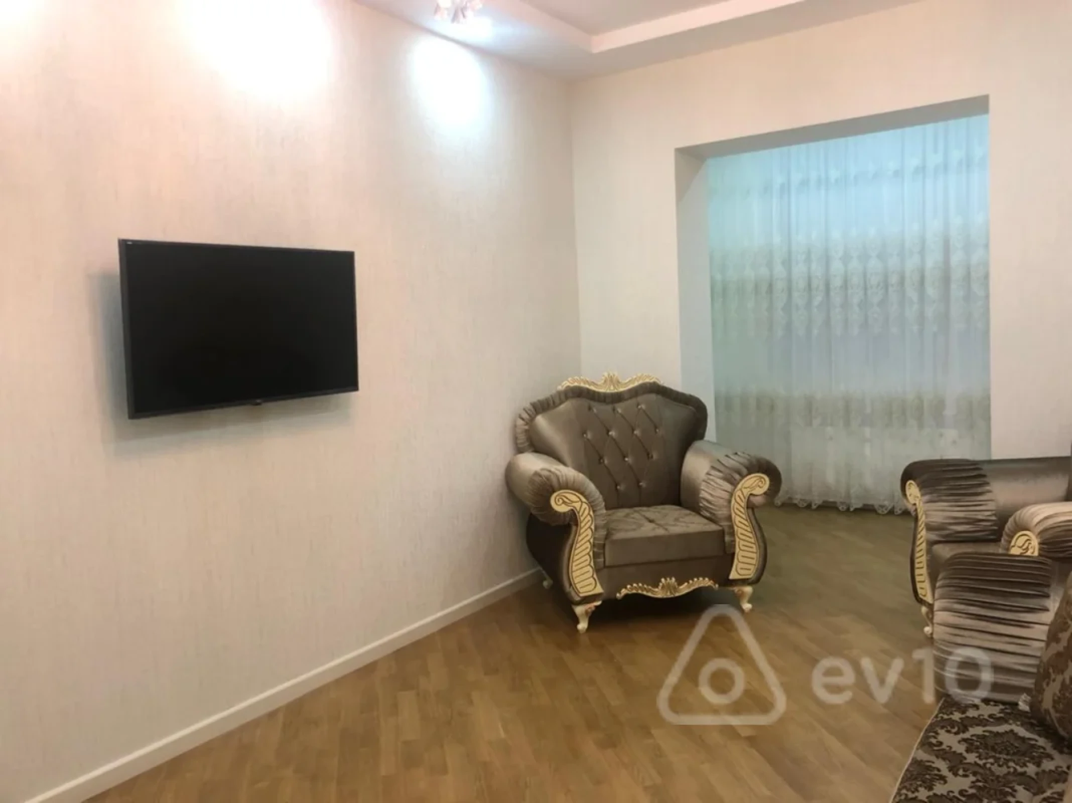 Kirayə verilir 2 otaqlı yeni tikili 80 m²