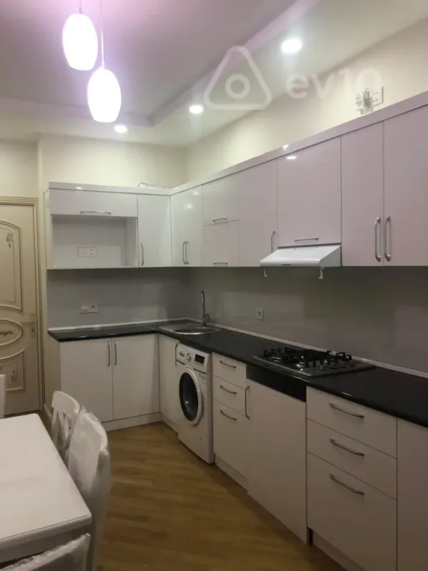 Kirayə verilir 2 otaqlı yeni tikili 80 m²