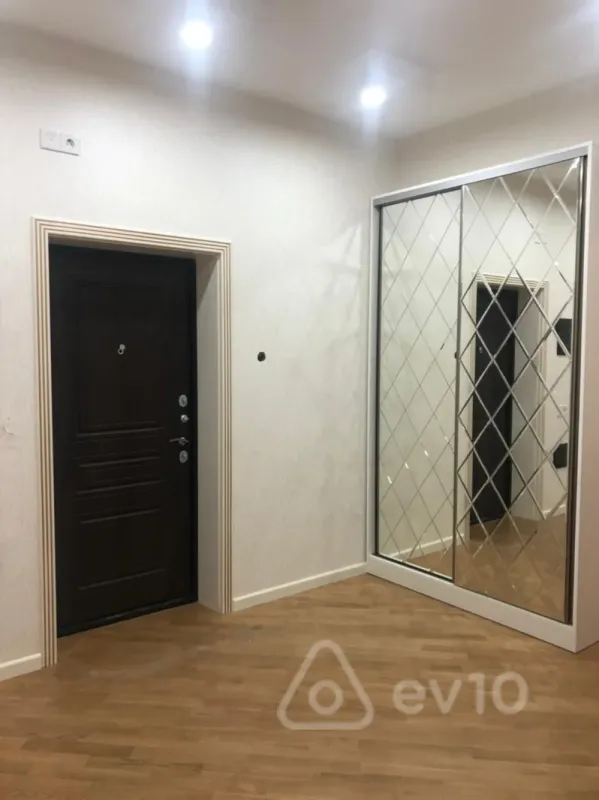 Kirayə verilir 2 otaqlı yeni tikili 80 m²