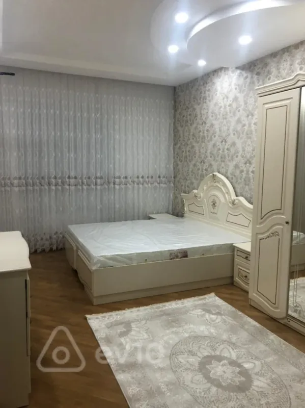 Kirayə verilir 2 otaqlı yeni tikili 80 m²