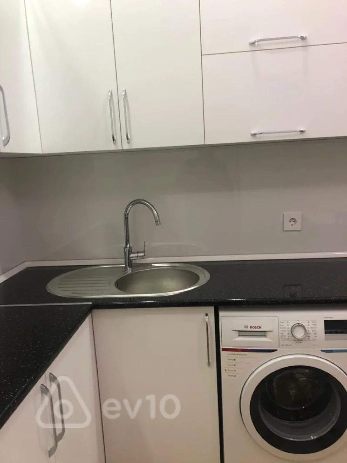 Kirayə verilir 2 otaqlı yeni tikili 80 m²