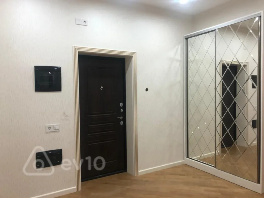 Kirayə verilir 2 otaqlı yeni tikili 80 m²