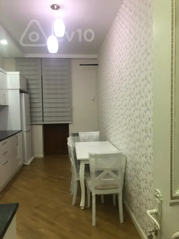 Kirayə verilir 2 otaqlı yeni tikili 80 m²