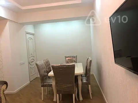 Kirayə verilir 2 otaqlı yeni tikili 80 m²