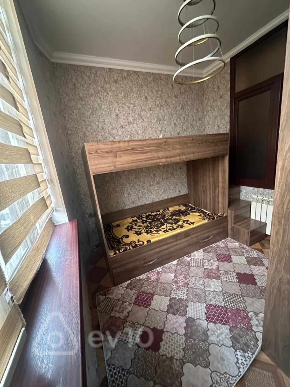 Kirayə verilir 3 otaqlı köhnə tikili 85 m²