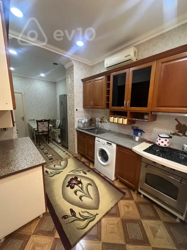 Kirayə verilir 3 otaqlı köhnə tikili 85 m²