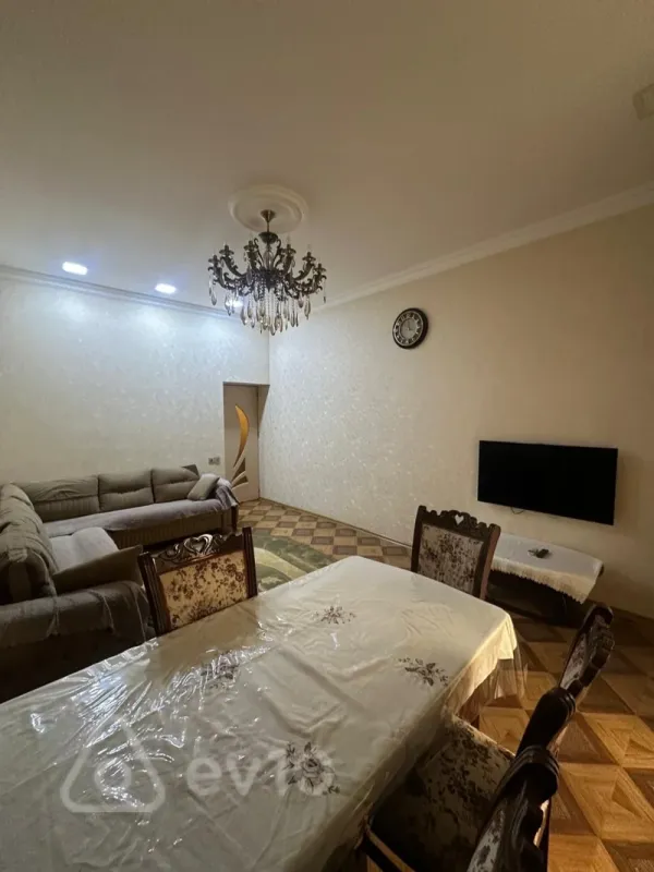 Kirayə verilir 3 otaqlı köhnə tikili 85 m²