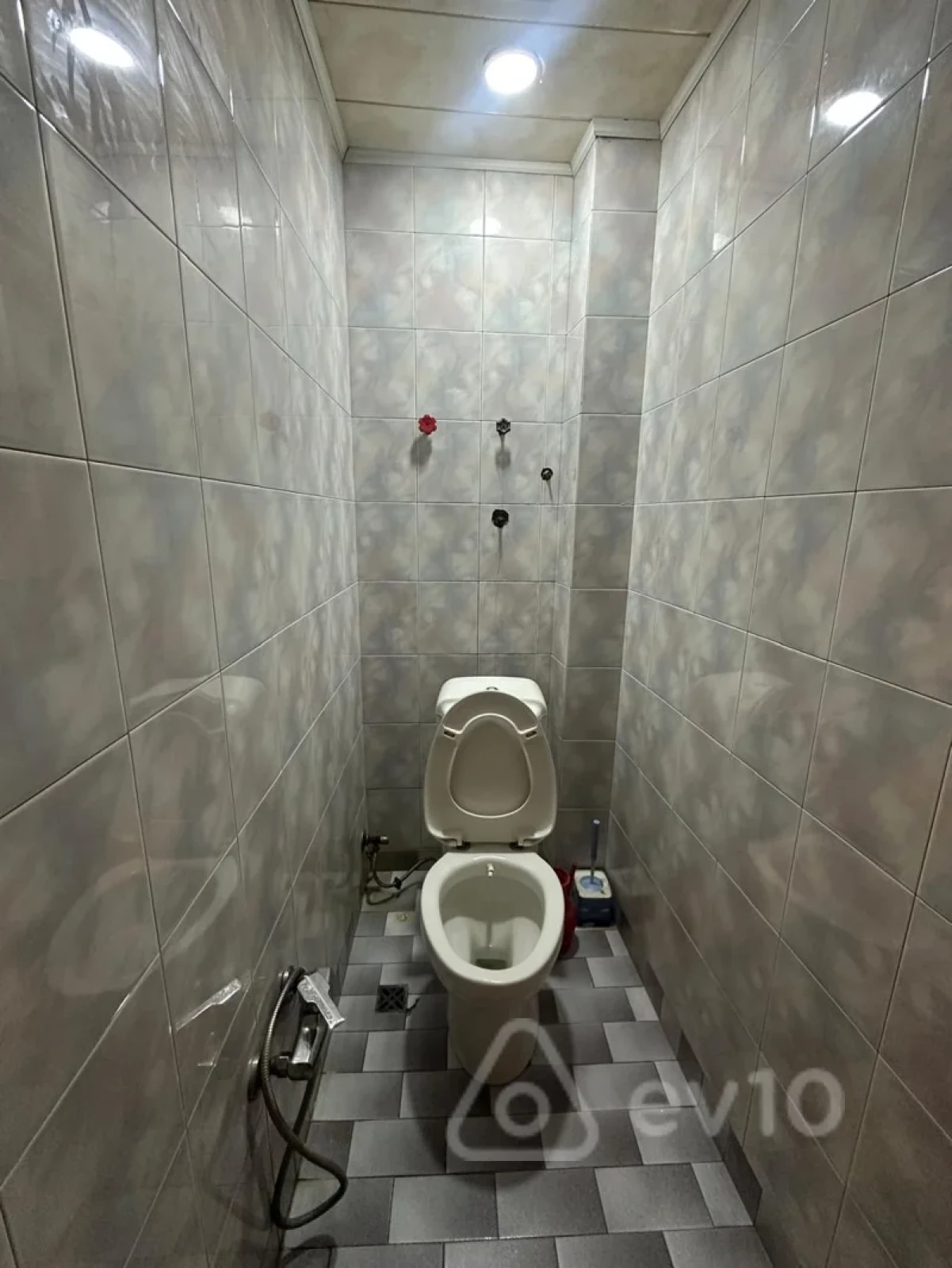 Kirayə verilir 3 otaqlı köhnə tikili 85 m²