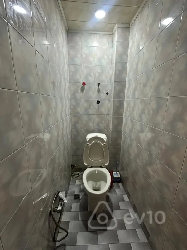 Kirayə verilir 3 otaqlı köhnə tikili 85 m²