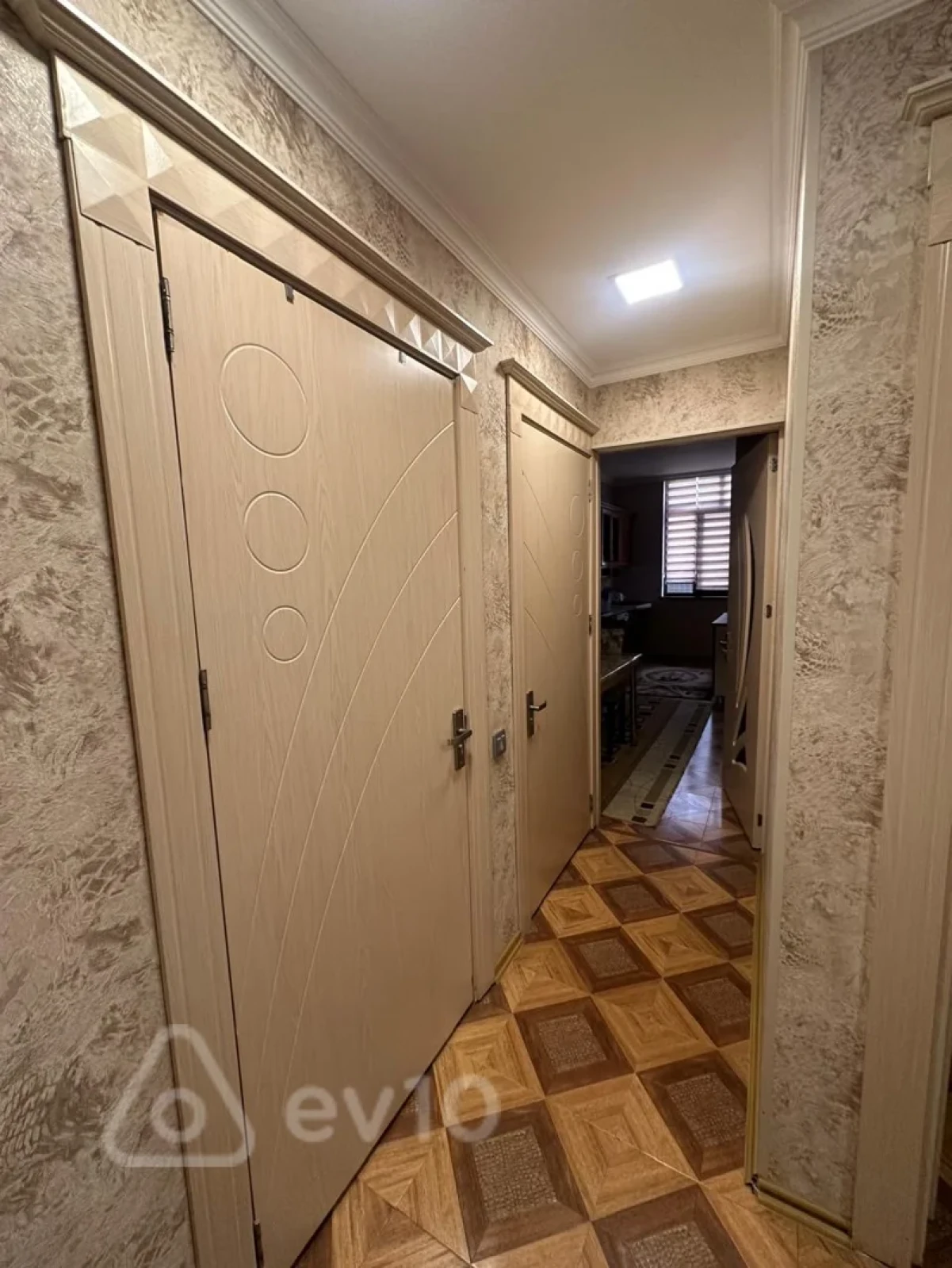 Kirayə verilir 3 otaqlı köhnə tikili 85 m²