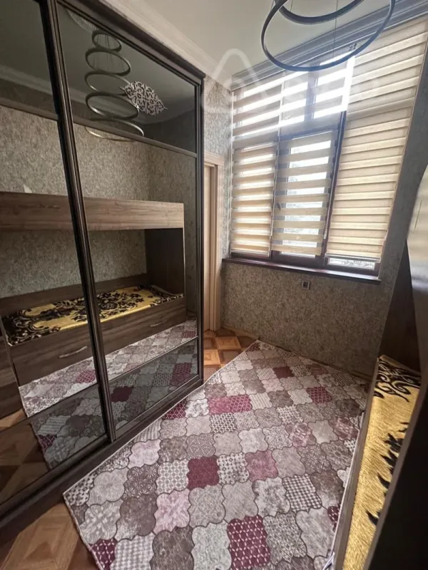 Kirayə verilir 3 otaqlı köhnə tikili 85 m²