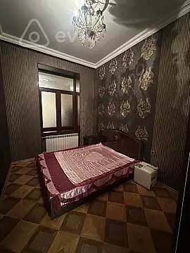 Kirayə verilir 3 otaqlı köhnə tikili 85 m²