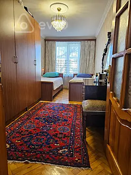 Kirayə verilir 2 otaqlı köhnə tikili 65 m²