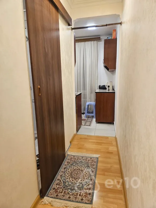 Kirayə verilir 2 otaqlı köhnə tikili 65 m²
