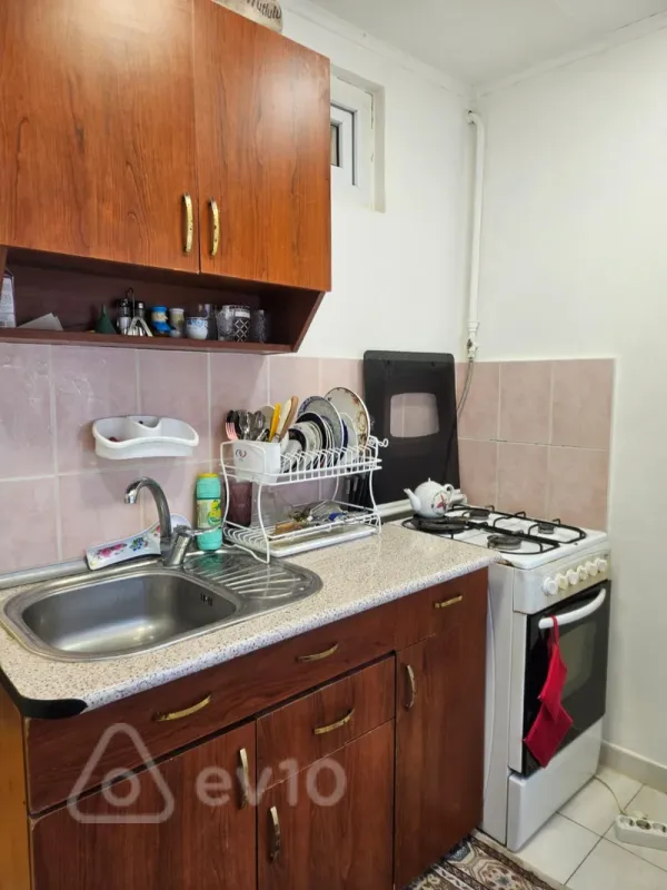 Kirayə verilir 2 otaqlı köhnə tikili 65 m²