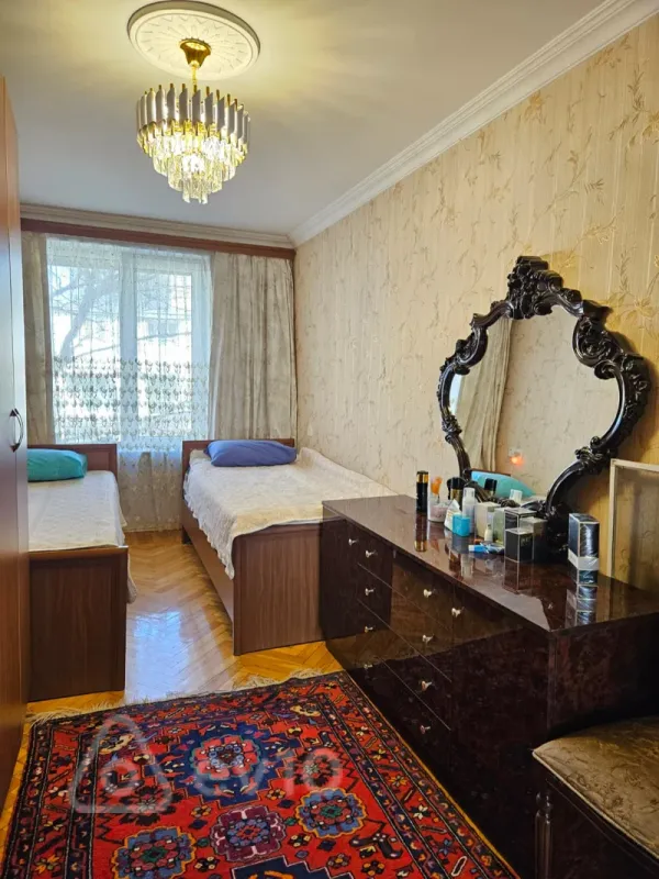 Kirayə verilir 2 otaqlı köhnə tikili 65 m²