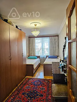 Kirayə verilir 2 otaqlı köhnə tikili 65 m²