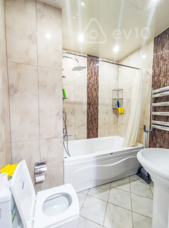 Kirayə verilir 3 otaqlı yeni tikili 100 m²